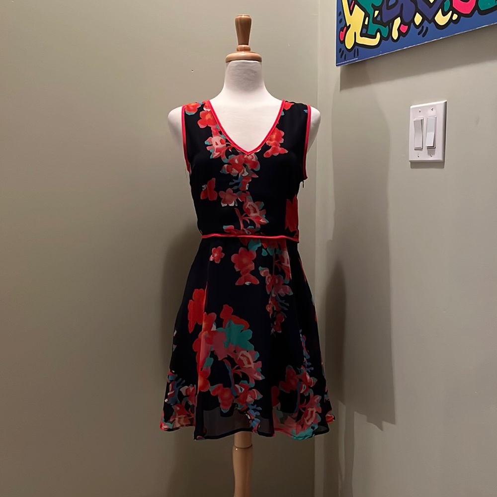 Aqua M blue sleeveless dress with floral print